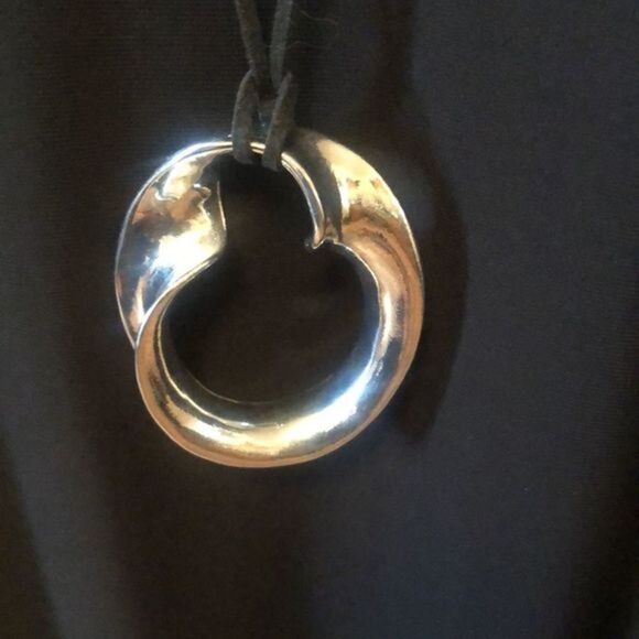 🔥3-$10🔥 Necklace with black cord - Picture 2 of 3